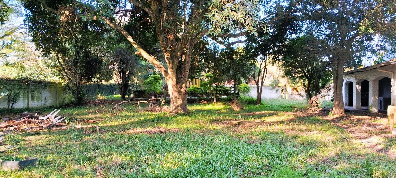 Terreno no bairro Chapéu do Sol