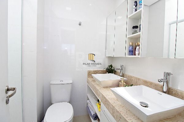 Casa em Porto Alegre, no bairro Hípica, com 2 dormitório(s), à venda.