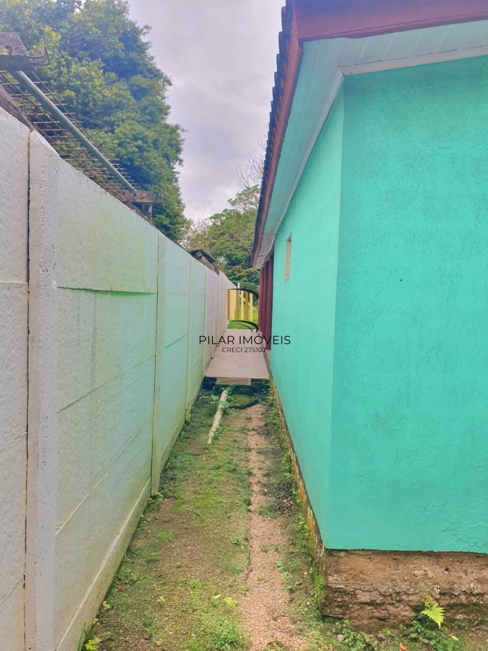 Casa 3 dormitórios no bairro Lami