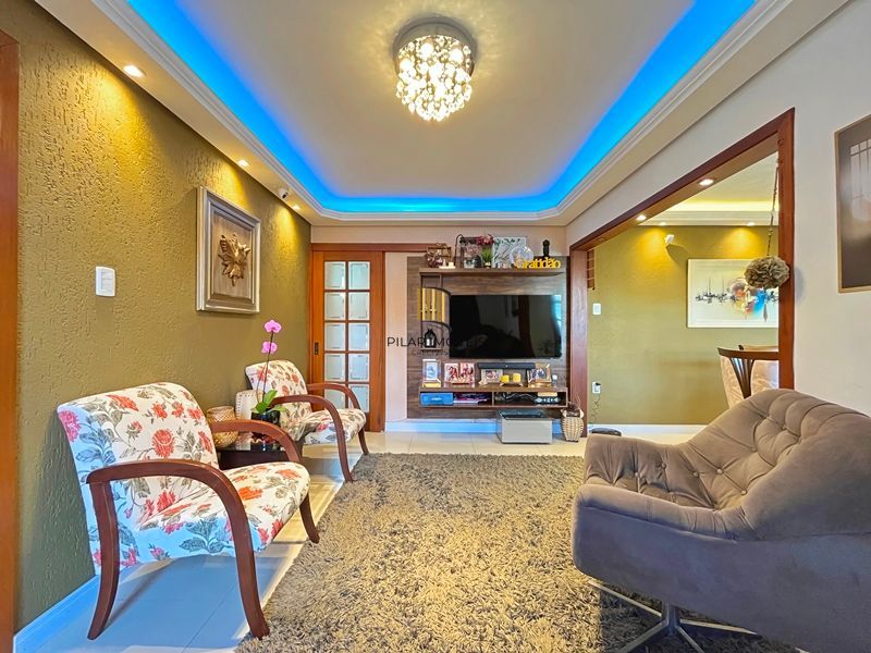 Ótima casa térrea com 4D, piscina e garagem fechada para 2 carros no Jardim Medianeira.