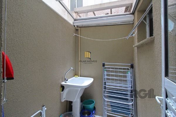 Apartamento em Porto Alegre, no bairro Vila Nova, com 2 dormitório(s), e 2 banheiros, à venda.