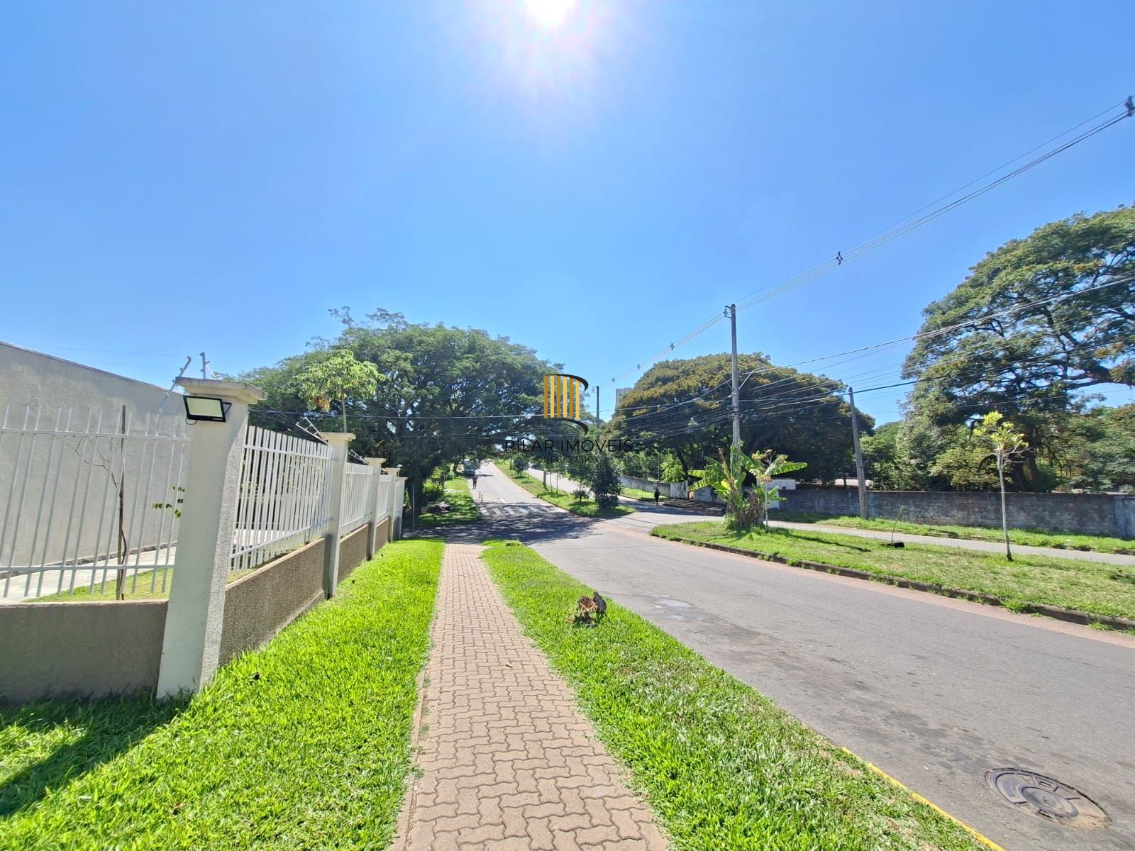 Apartamento de 02 dormitorios com vaga de garagem no bairro Cavalhada- VENDA!!