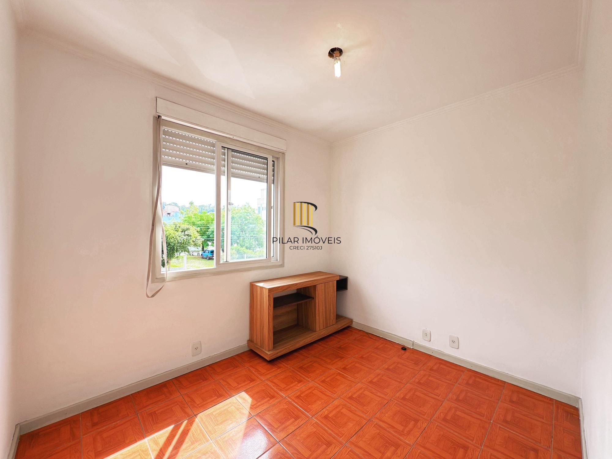 Apartamento de 2 dormitórios junto a Protásio Alves