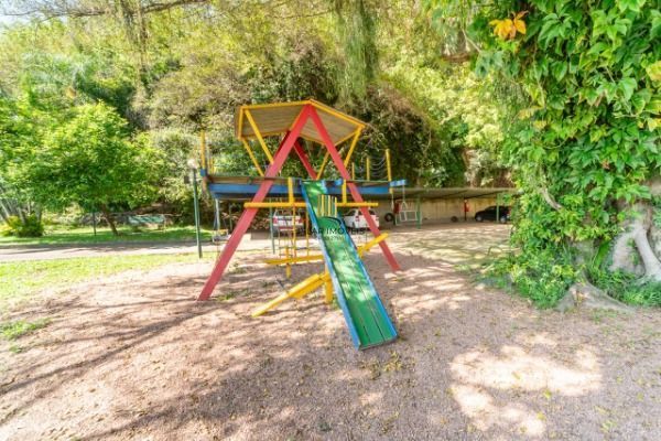 Apartamento em Porto Alegre, no bairro Vila Assunção, com 2 dormitório(s), e 2 banheiros, à venda.