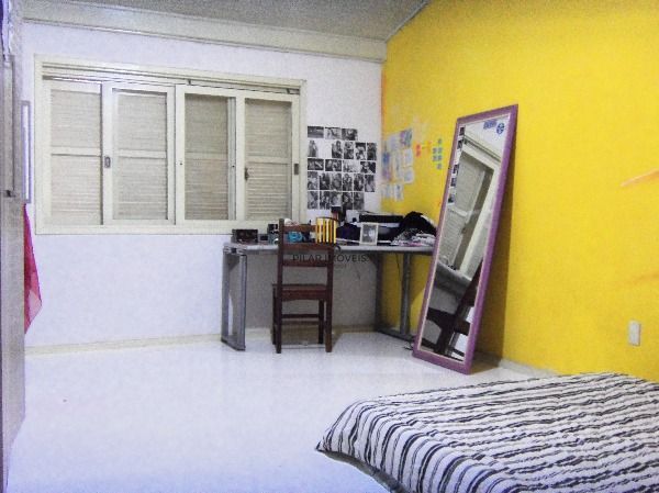 Casa para Venda - 275m², 4 dormitórios, 2 vagas - Guarujá