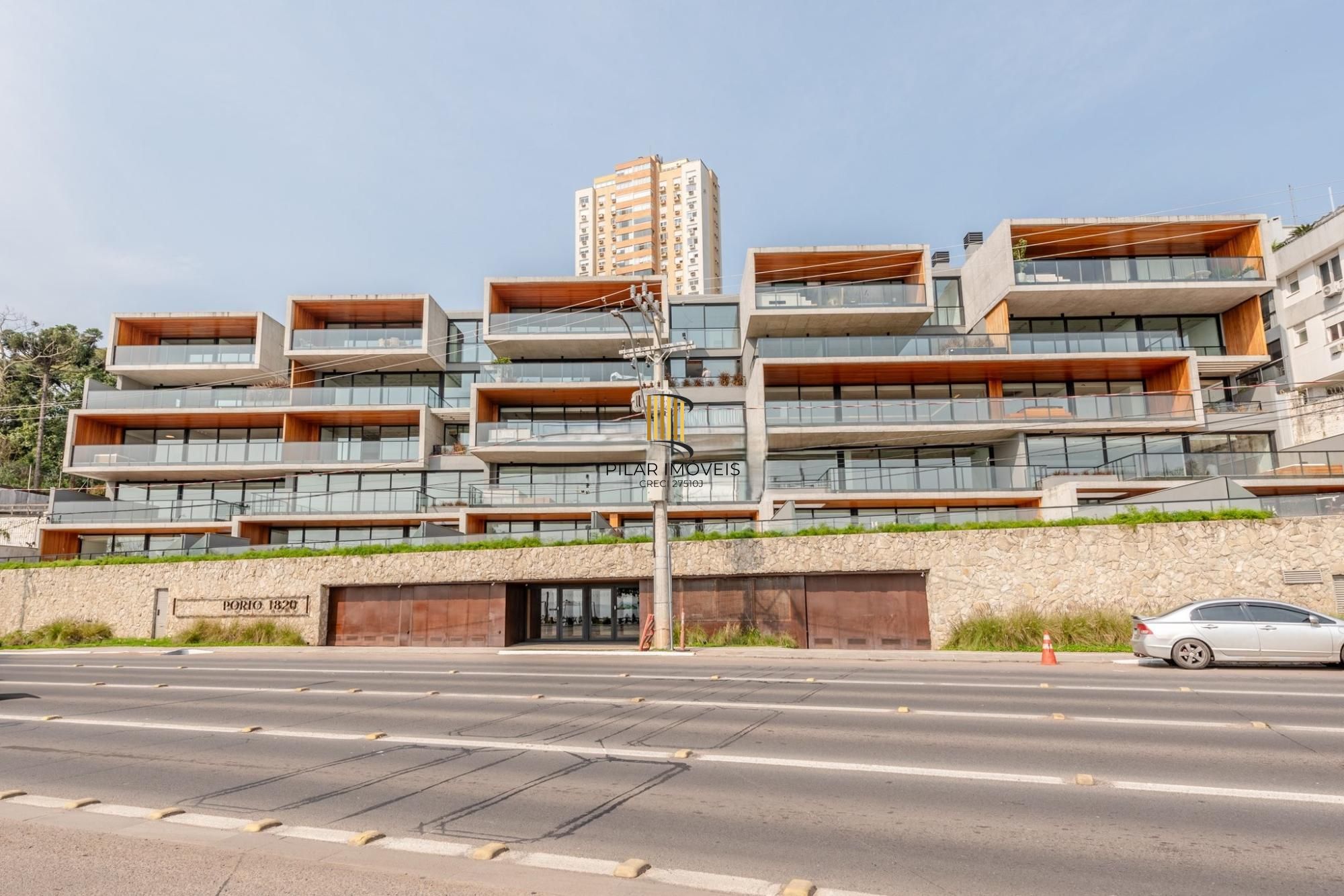 Belíssimo apartamento com projeto diferenciado e vista deslumbrante para o pôr do sol do Guaíba.