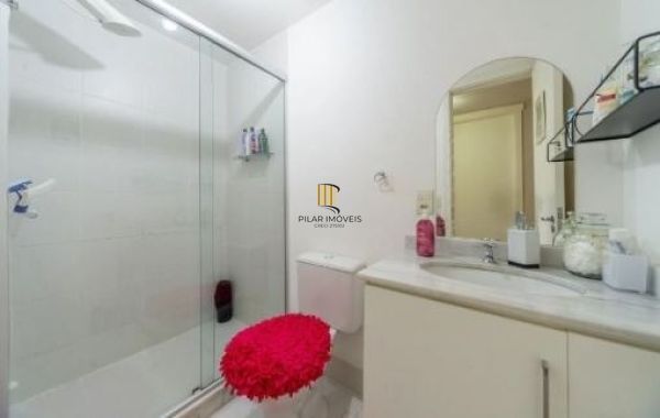 Apartamento em Porto Alegre, no bairro Santo Antônio, com 3 dormitório(s), e 3 banheiros, à venda.