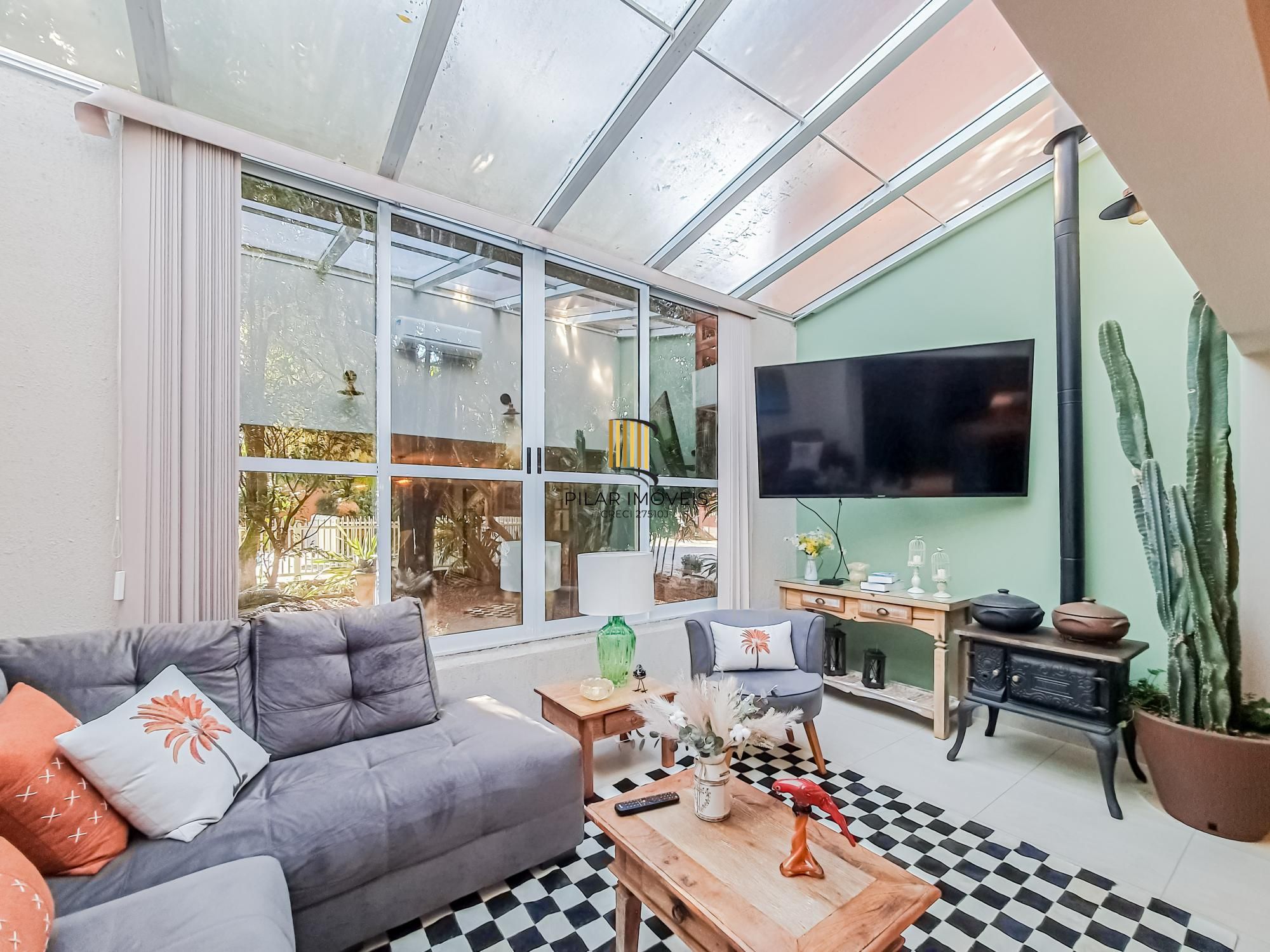 Casa em condomínio mobiliada, 3 dormitórios