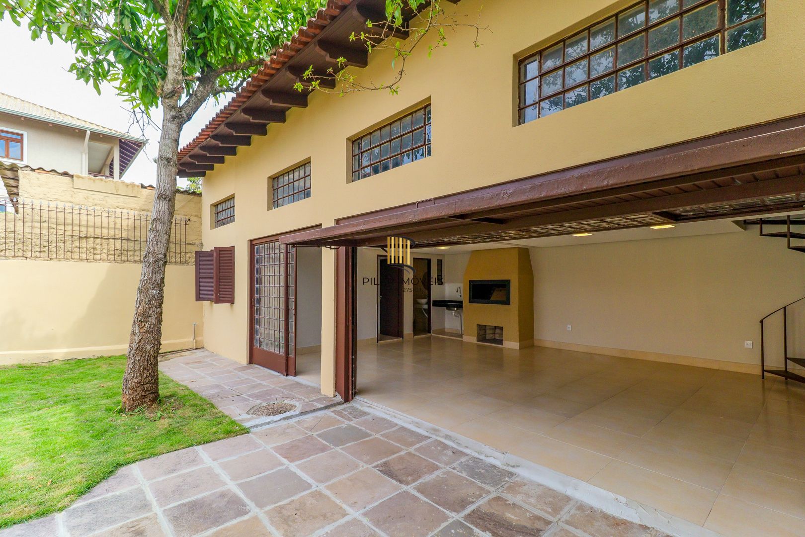 Excelente residência com 4 dormitórios