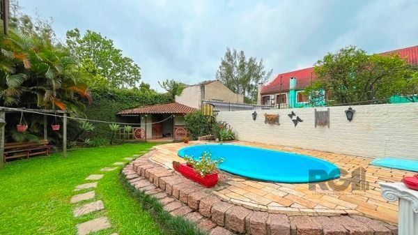 Casa para Venda - 235.64m², 3 dormitórios, sendo 1 suites, 3 vagas - Guarujá