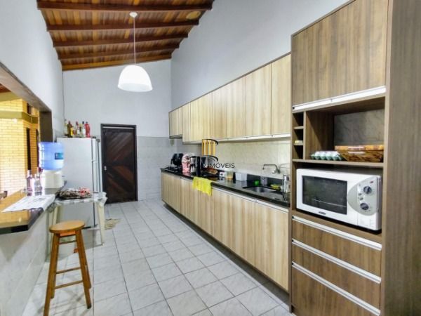 Casa 5 dormitórios no bairro Zona Norte