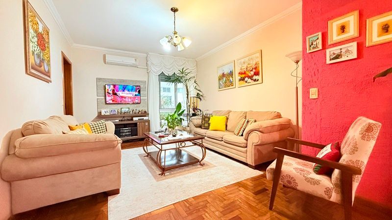 Impecável apartamento com 3 dormitórios , 3 banheiros , 2 vagas cobertas , com 120 m² privativos.