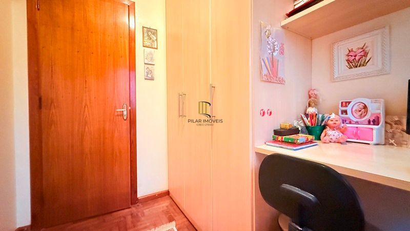 Impecável apartamento com 3 dormitórios , 3 banheiros , 2 vagas cobertas , com 120 m² privativos.