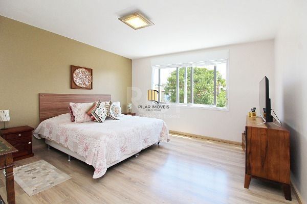 Casa 3 dormitórios no bairro Hípica