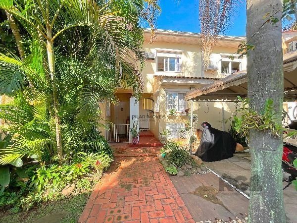 Casa Condominio em Porto Alegre, no bairro Tristeza, com 3 dormitório(s), e 3 banheiros, à venda.