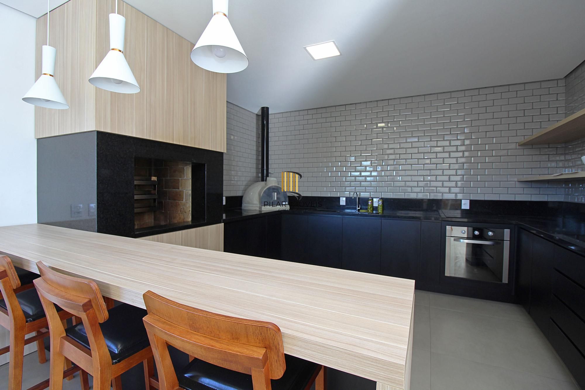 Casa Condominio em Porto Alegre, no bairro Ipanema, com 3 dormitório(s), e 3 banheiros, à venda.