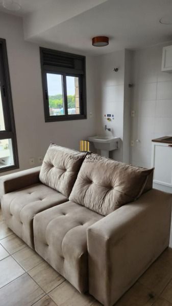 Studio em Porto Alegre, no bairro Tristeza, com 1 dormitório(s), e 1 banheiros, à venda.