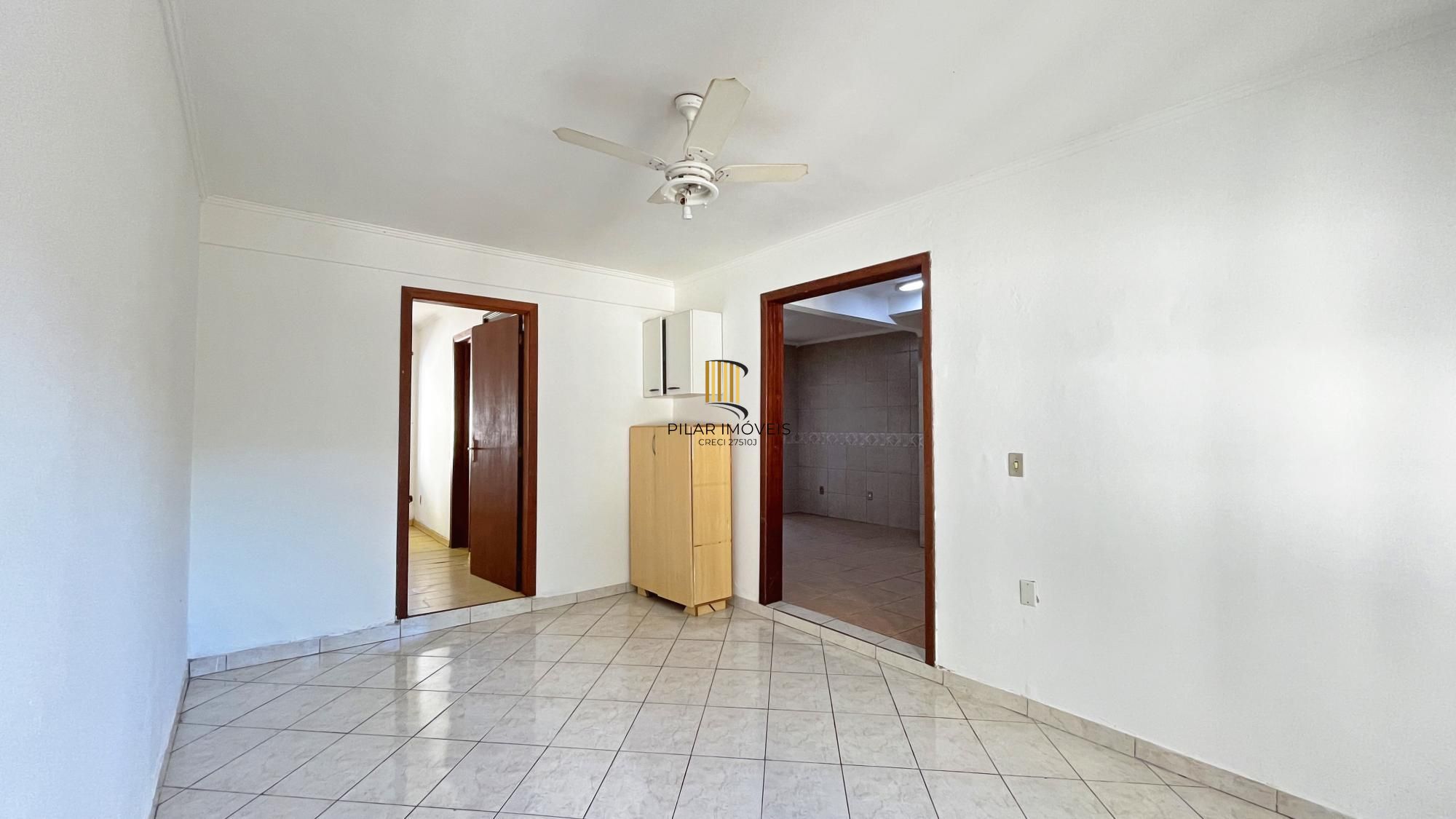 Casa 5 dormitórios no bairro Ipanema
