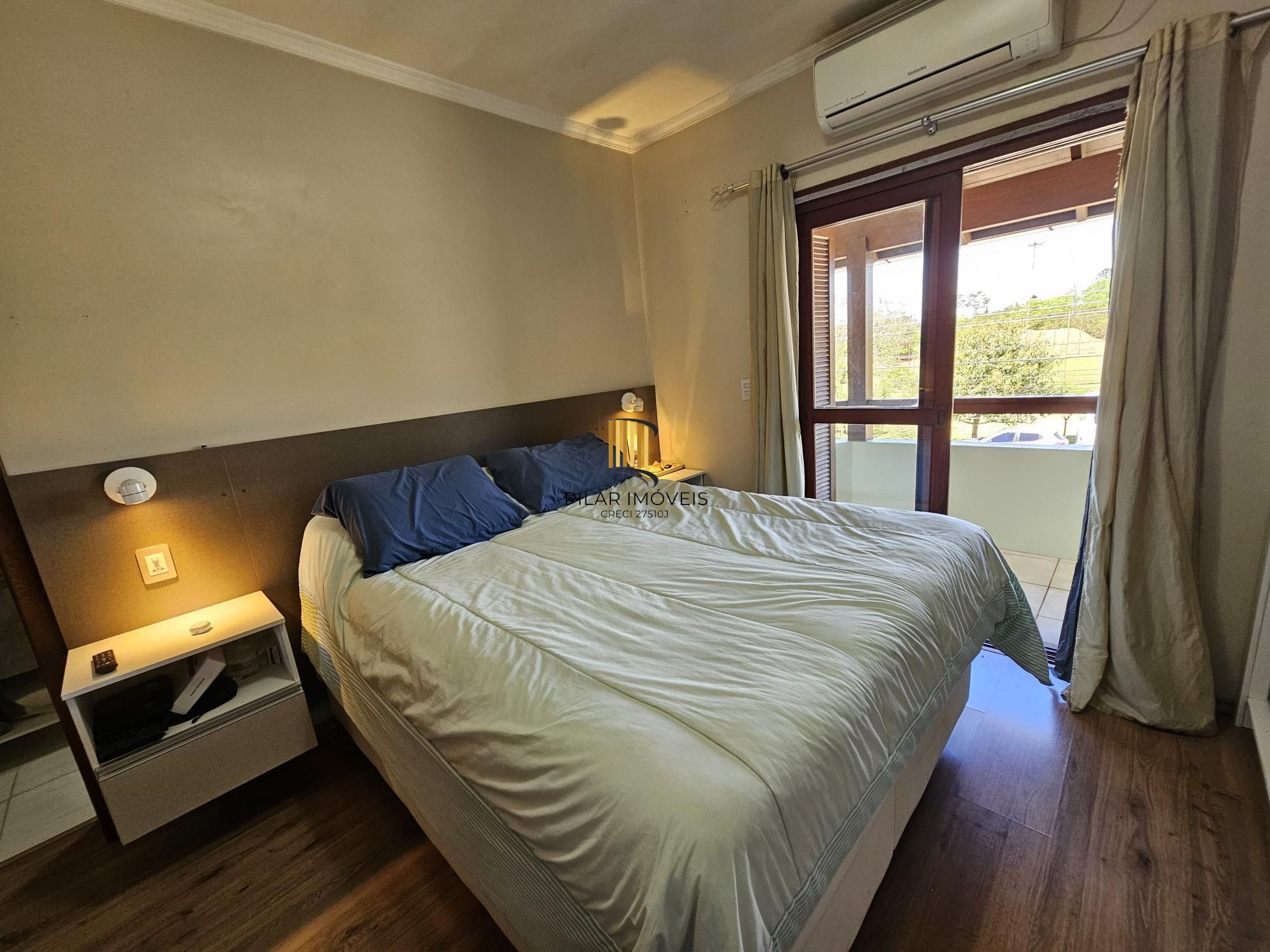 Casa 3 dormitórios com 180,00m² de área construída no Hipica Boulevard, próximo Escola Cesi e Desco Atacado !