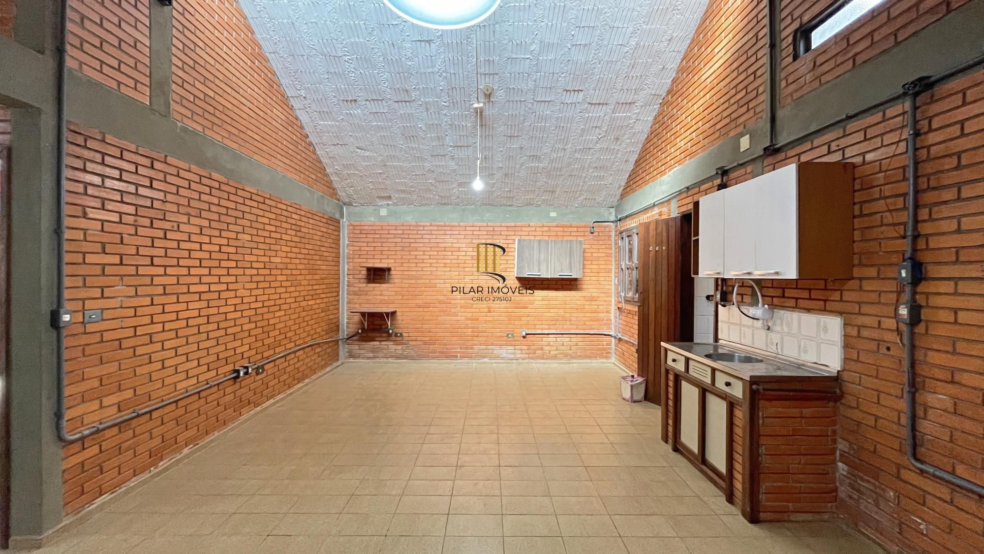 Casa 1 dormitório no bairro Hípica