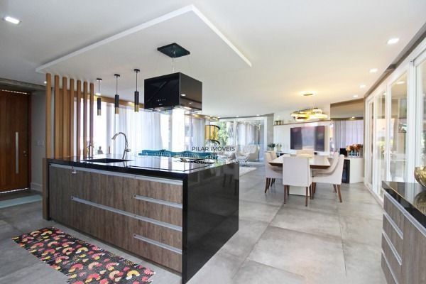 Casa Condominio em Porto Alegre, no bairro Hípica, com 3 dormitório(s), e 3 banheiros, à venda.