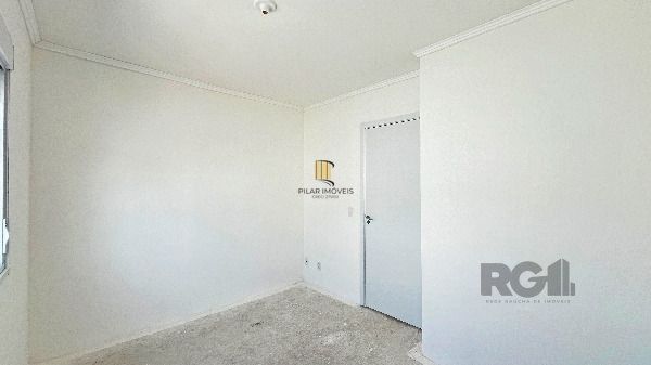 Casa em Porto Alegre, no bairro Vila Nova, com 2 dormitório(s), e 2 banheiros, à venda.
