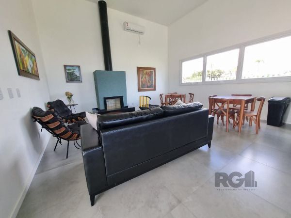 Casa de Condomínio 3 dormitórios no bairro Hípica