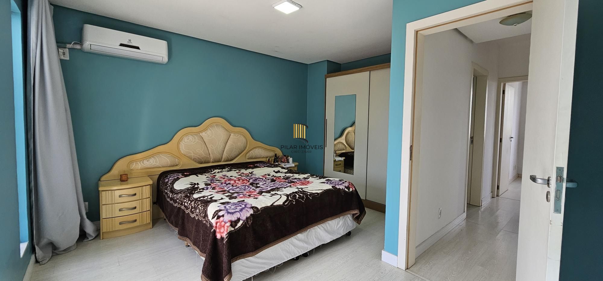 Casa 3 dormitórios no bairro Hípica