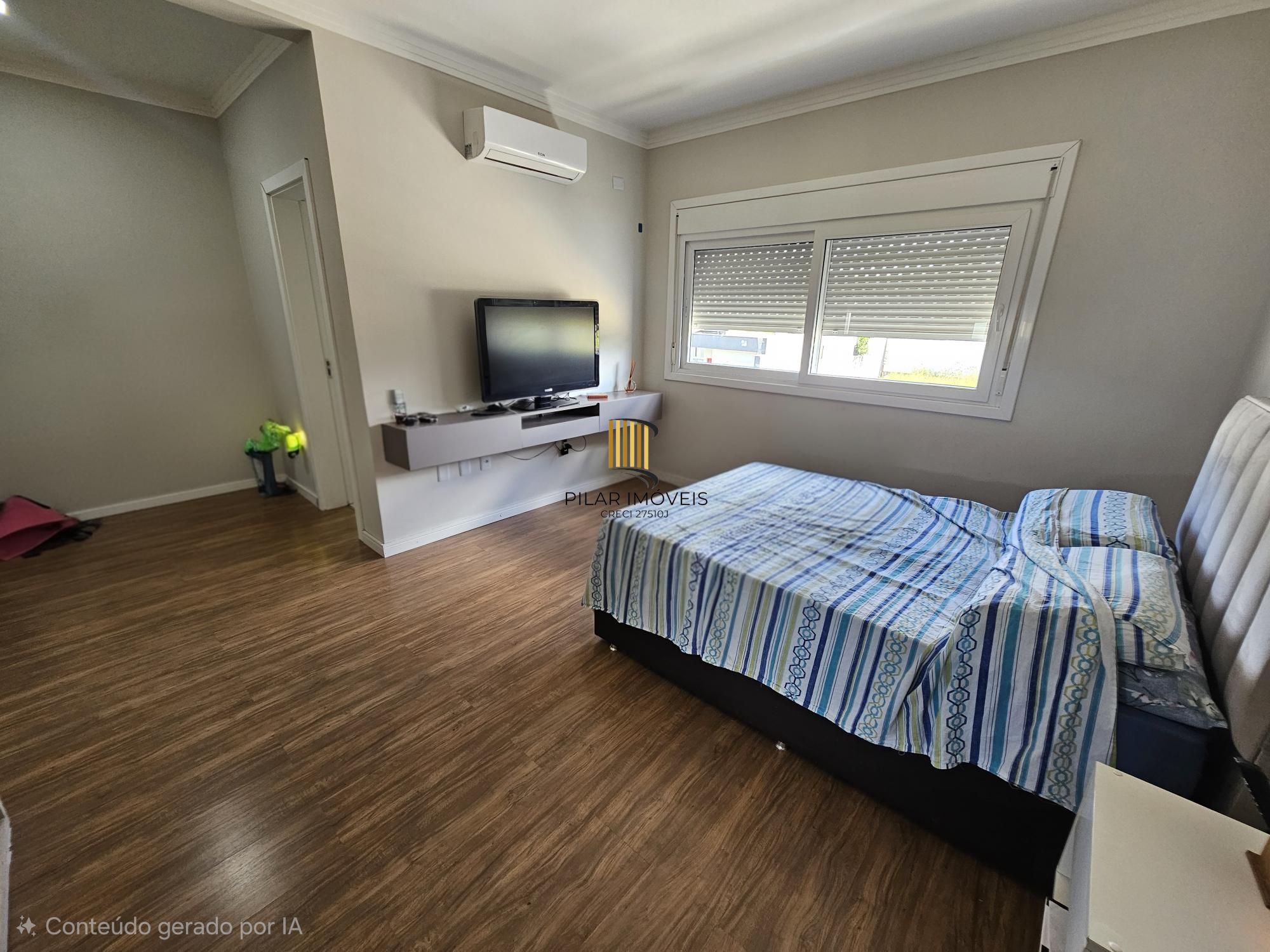 Lindo sobrado com 3 suítes  e piscina aquecida no Residencial lagos de Ipanema !