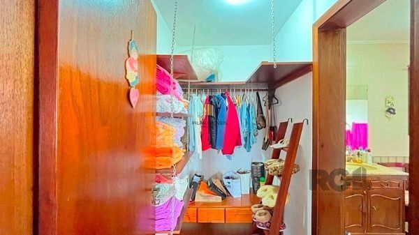 Casa para Venda - 235.64m², 3 dormitórios, sendo 1 suites, 3 vagas - Guarujá