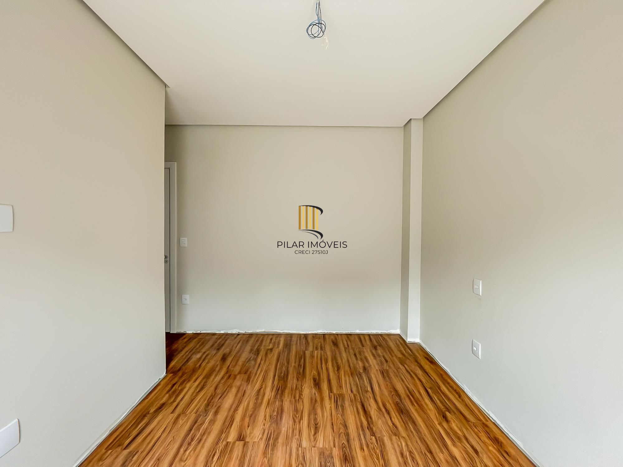 No Mirante do Lago, excelente residência com 3 suítes