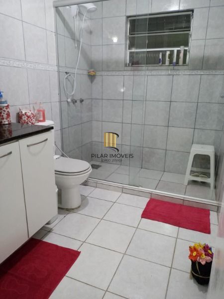 Casa em Porto Alegre, no bairro Belém Novo, com 4 dormitório(s), e 4 banheiros, à venda.