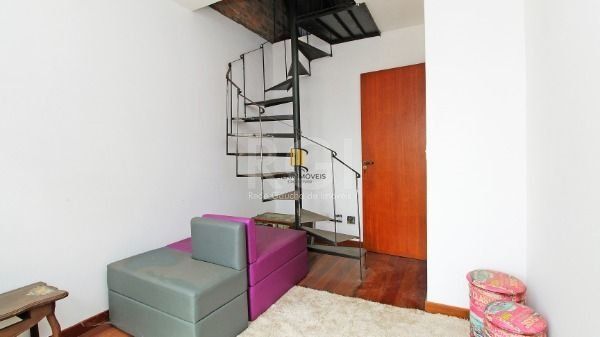 Casa em Porto Alegre, no bairro Hípica, com 3 dormitório(s), e 3 banheiros, à venda.