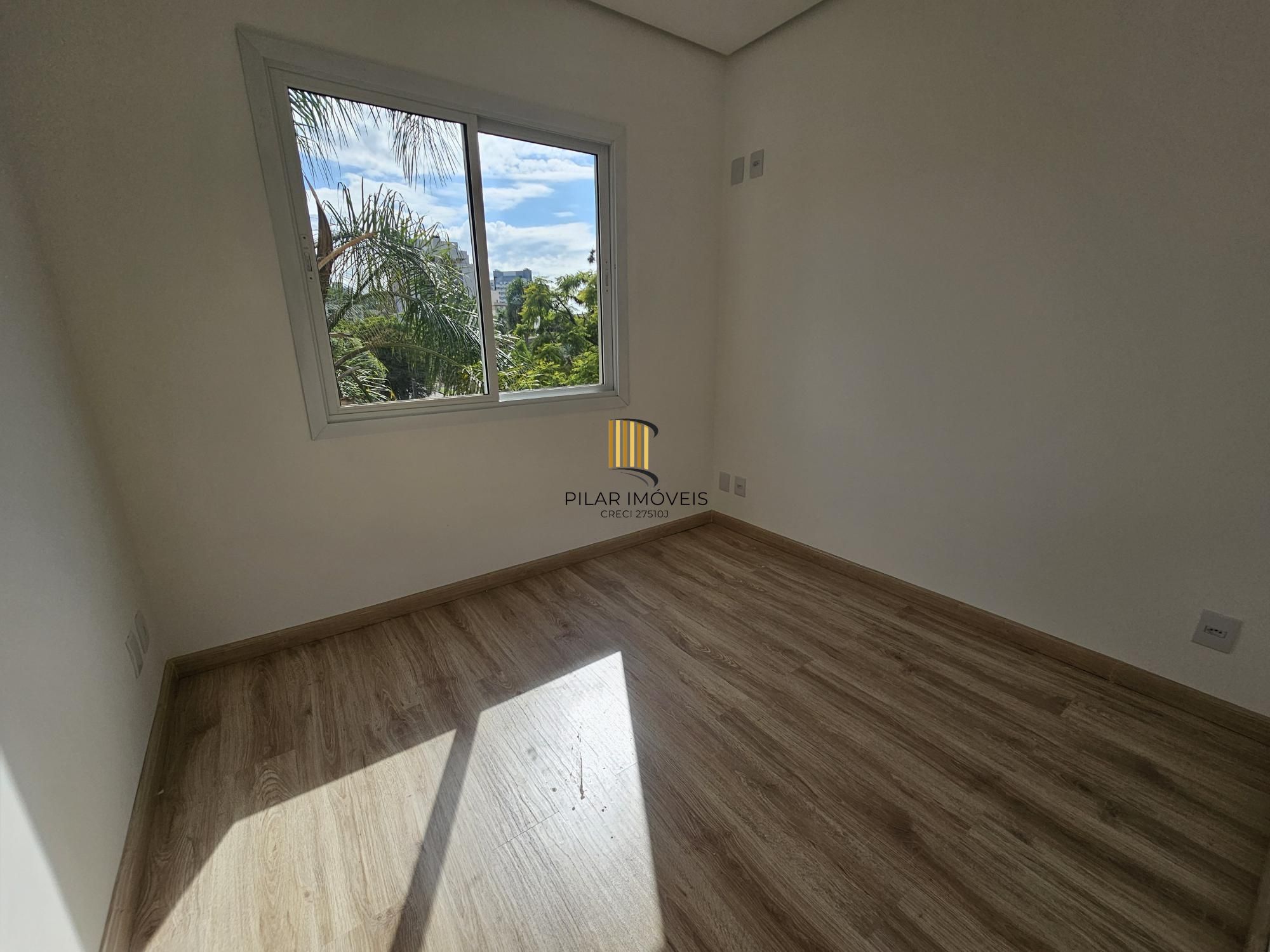 Casa de Condomínio 3 dormitórios no bairro Glória