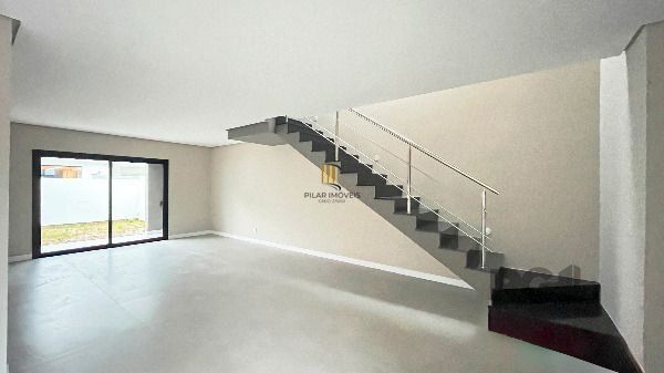 Casa Condominio em Porto Alegre, no bairro Hípica, com 3 dormitório(s), e 3 banheiros, à venda.