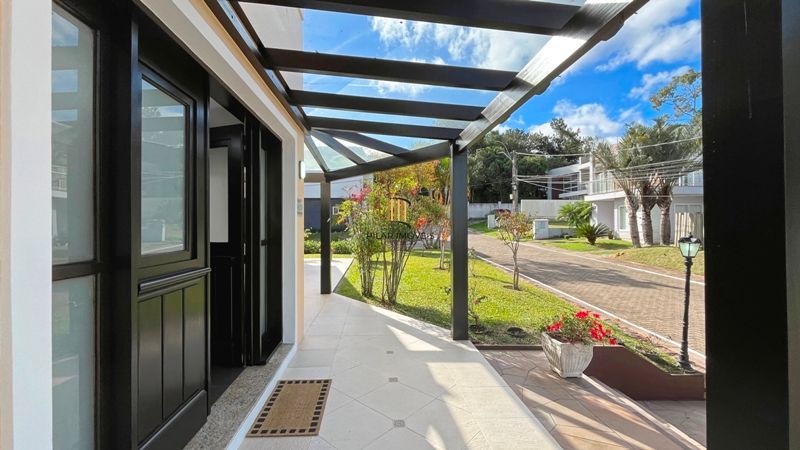 Altos do lago- 455 m² de área privativa, 3 d, 3 vagas , piscina , Linda e ampla casa em condomínio.