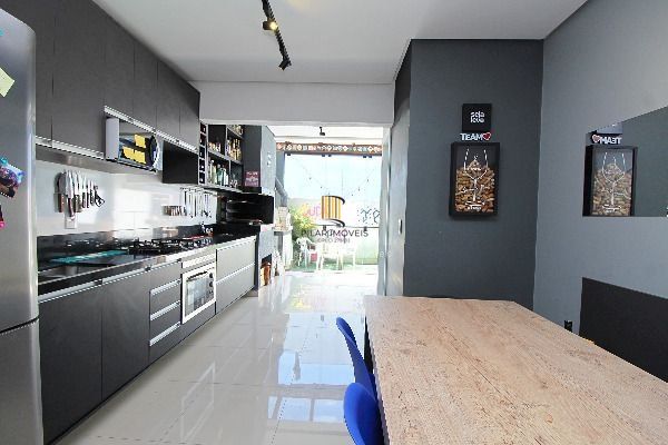 Casa em Porto Alegre, no bairro Hípica, com 2 dormitório(s), à venda.