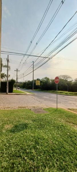Casa em Porto Alegre, no bairro Espírito Santo, com 2 dormitório(s), à venda.
