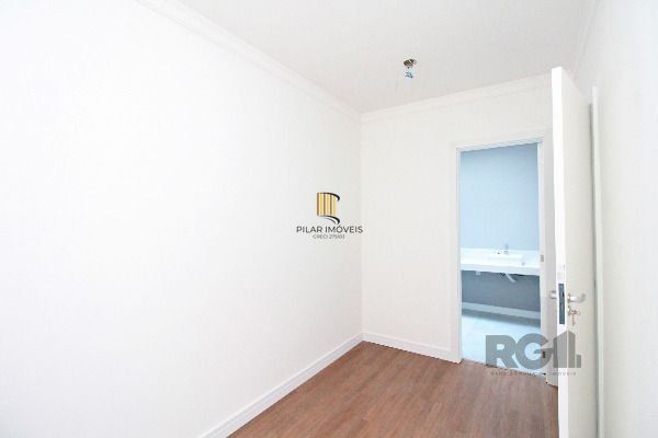 Casa Condominio em Porto Alegre, no bairro Hípica, com 3 dormitório(s), e 3 banheiros, à venda.