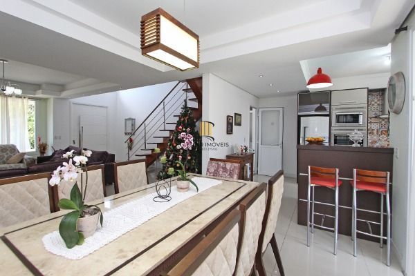 Casa para Venda - 236m², 5 dormitórios, sendo 4 suites, 2 vagas - Lagos De Nova Ipanema