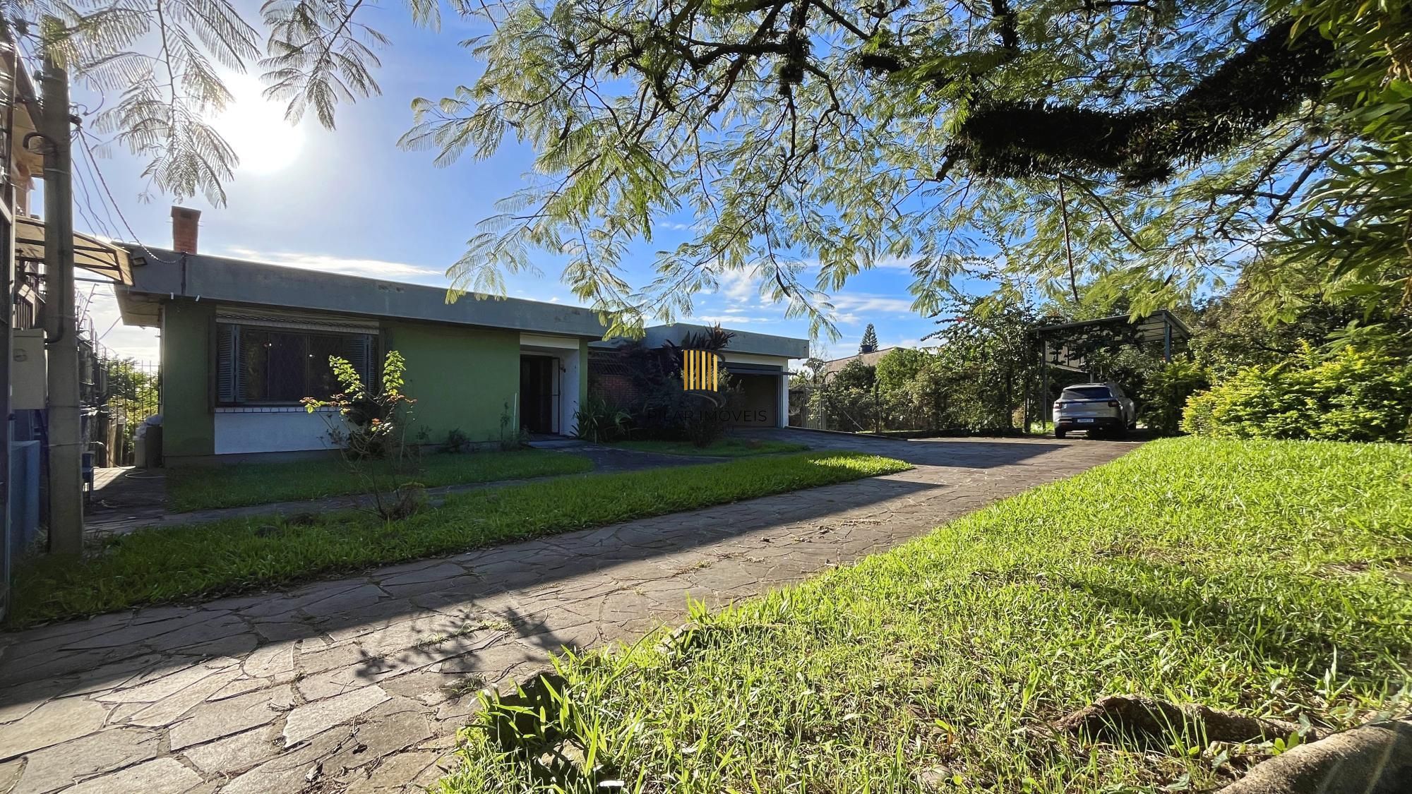 Casa 4 dormitórios no bairro Glória - Pilar Imóveis