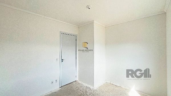 Casa em Porto Alegre, no bairro Vila Nova, com 2 dormitório(s), e 2 banheiros, à venda.