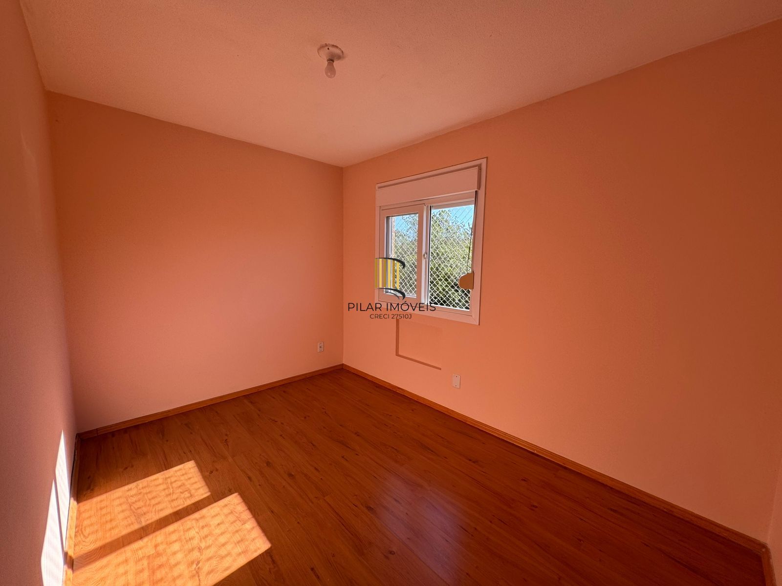 Apartamento 2 dormitório(s),com 1 vaga de garagem coberta à venda.