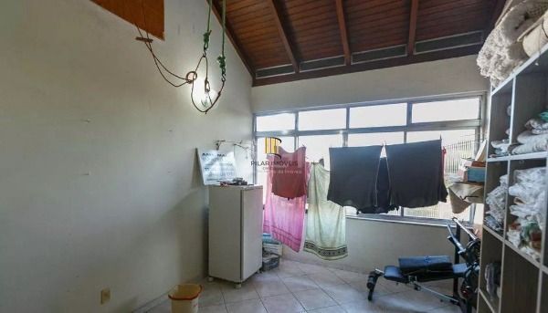 Casa em Porto Alegre, no bairro Cavalhada, com 5 dormitório(s), e 5 banheiros, à venda.