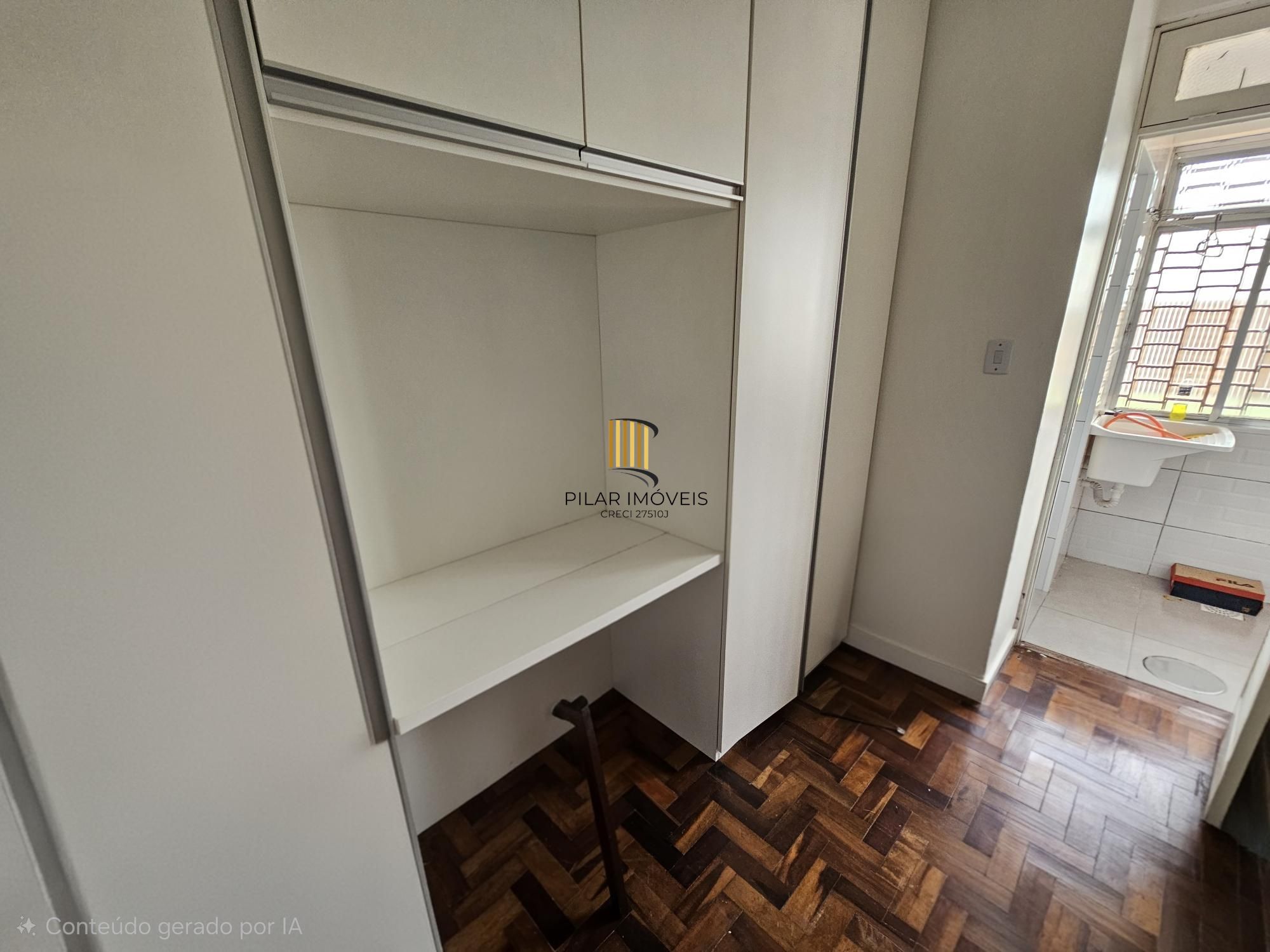 Apartamento com 73,00m² privativos reformado 2 dormitórios dependência de empregada 2 banheiros c/ churrasqueira a 50mts da Av. Bento Gonçalves !