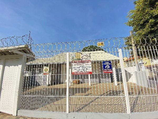 Casa para Venda - 101m², 3 dormitórios, sendo 1 suites, 3 vagas - Guarujá