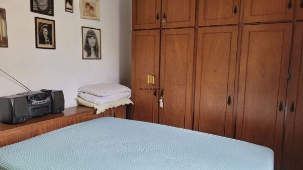 Casa em Porto Alegre, no bairro Santo Antônio, com 3 dormitório(s), e 3 banheiros, à venda.