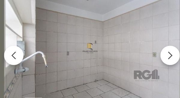 Apartamento em Porto Alegre, no bairro Santo Antônio, à venda.