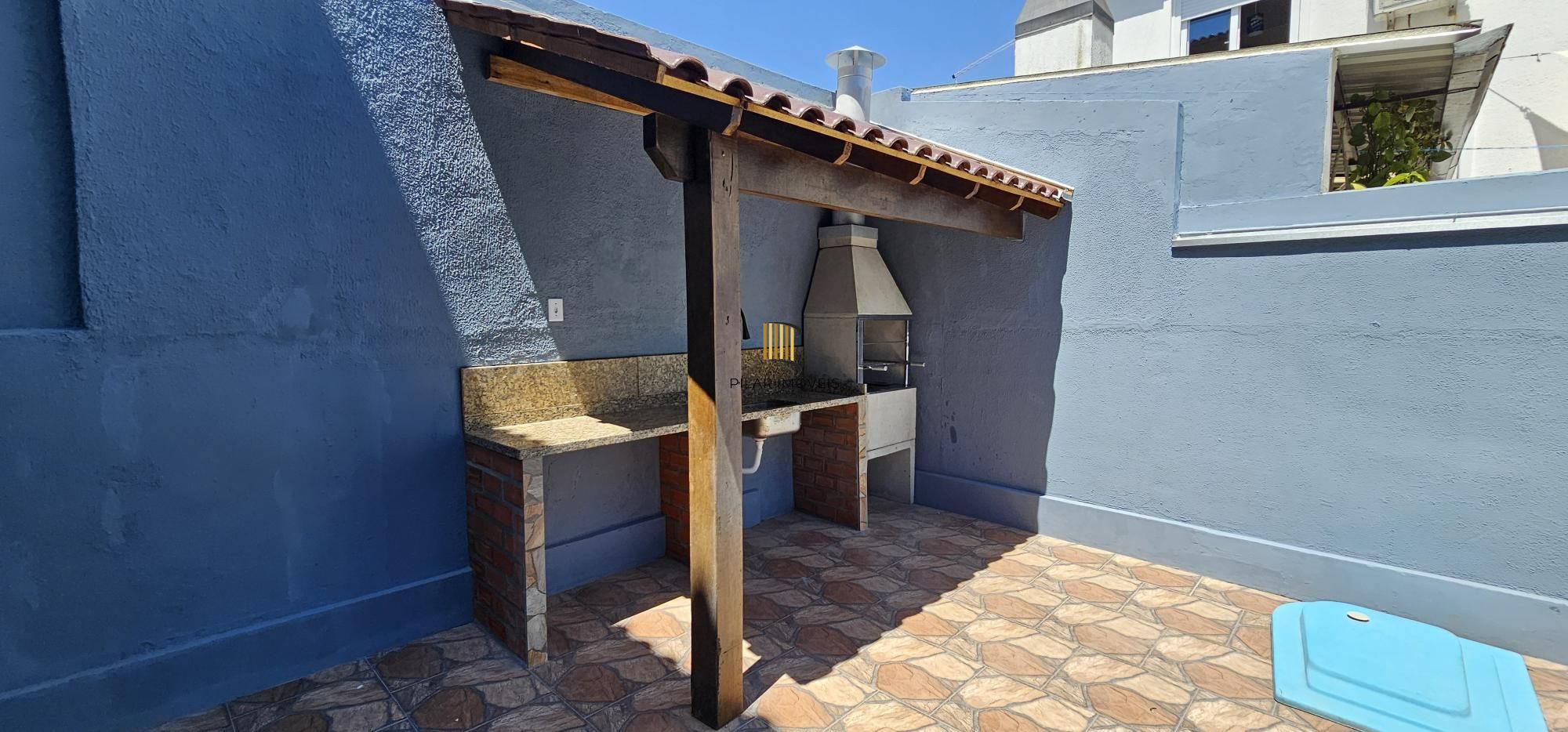 Casa 2 dormitórios no bairro Hípica