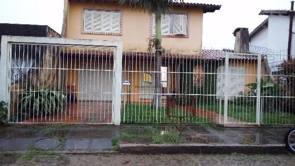 Casa para Venda - 275m², 4 dormitórios, 2 vagas - Guarujá